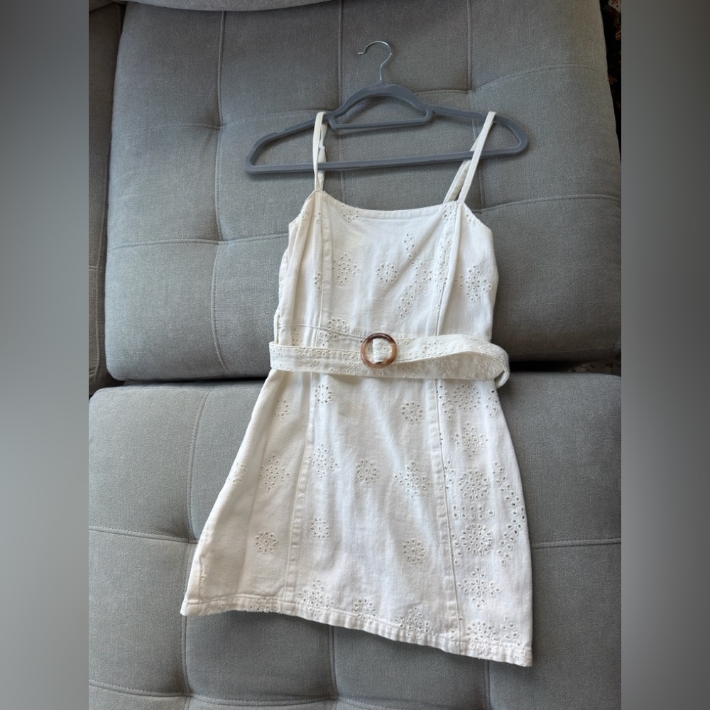 MINKPINK To The Coast Broderie Dress in White size small - Picture 3 of 8